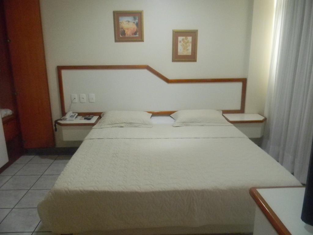 Hotel Slaass ماناوس الغرفة الصورة